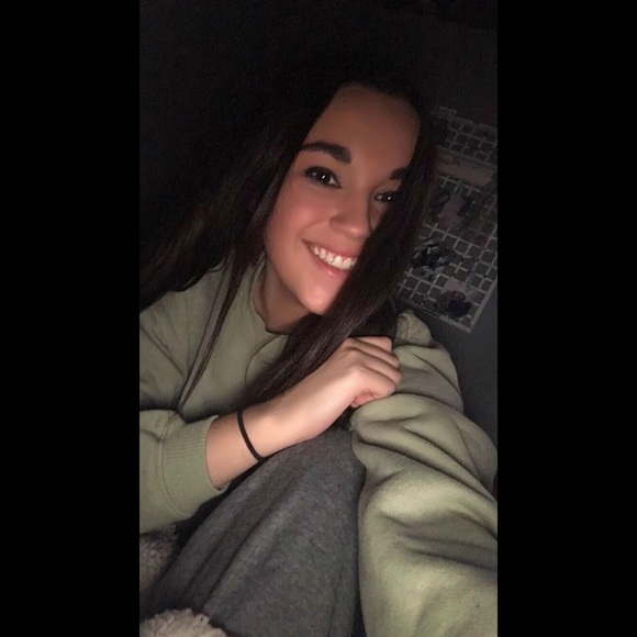 Meet your Posher, Gina - Picture 2 of 2